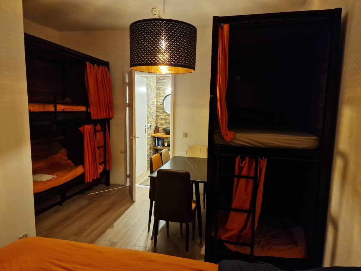 Recharge Hostel Rotterdam Esterno foto